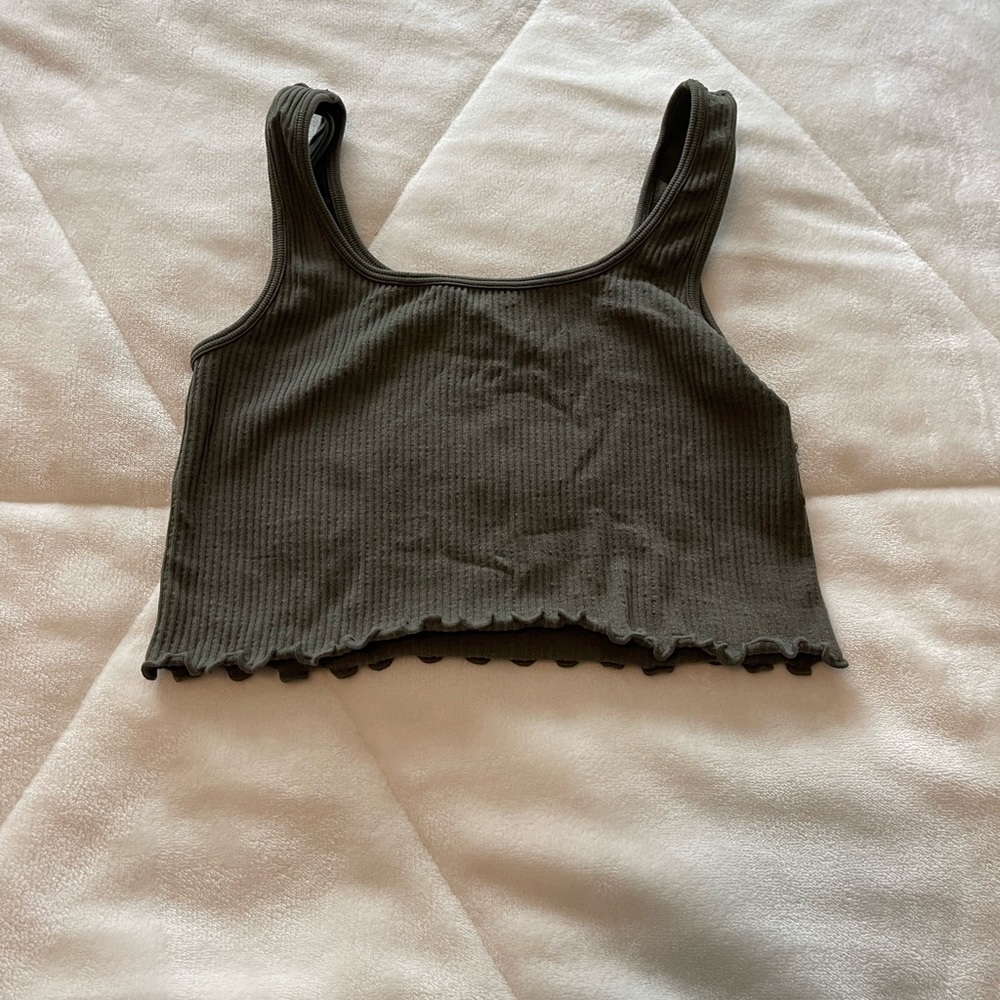 women’s cropped tank top